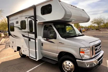 Jacqueline's Adventurer Manufacturing Adventures 19 RB Class C