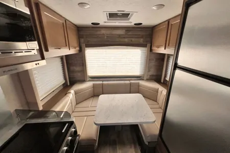 Jacqueline's Adventurer Manufacturing Adventures 19 RB Class C