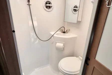 Jacqueline's Adventurer Manufacturing Adventures 19 RB Class C