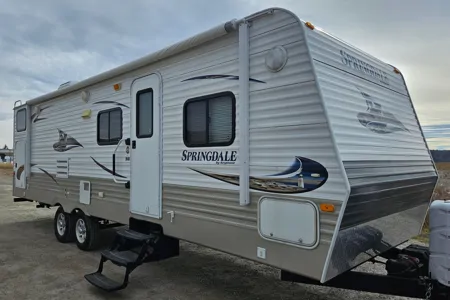 Trent's Spacious Springdale