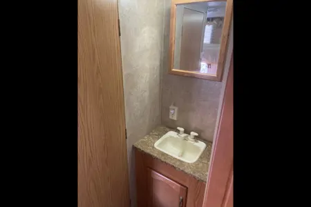 Trent's Spacious Springdale