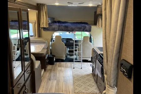 2018 Thor Freedom Elite 24FE – Easy to Drive, Comfortable & Adventure Ready