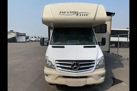 2018 Thor Freedom Elite 24FE – Easy to Drive, Comfortable & Adventure Ready