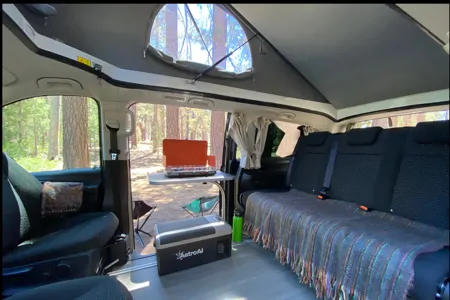 *UNLIMITED MILES* Mercedes Benz "Weekender" 