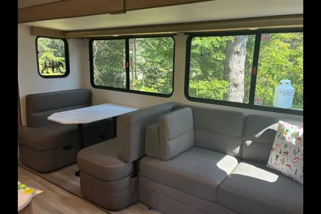 Julie's Cruiser RV 24rb Travel Trailer
