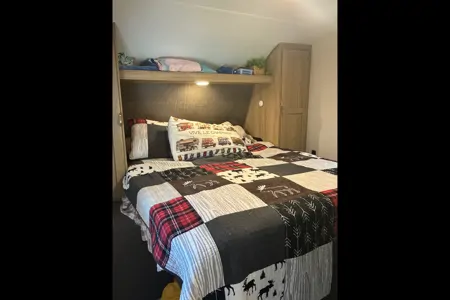 Julie's Cruiser RV 24rb Travel Trailer