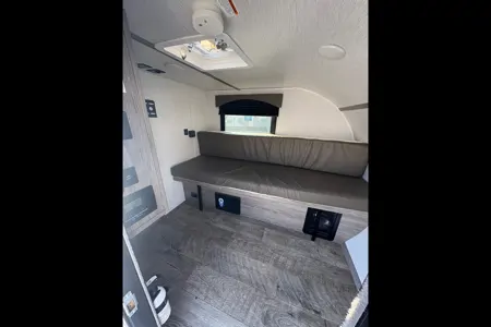Izaak's Sunray sport 109 travel trailer
