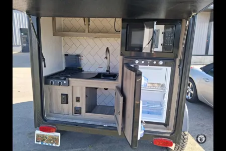 Izaak's Sunray sport 109 travel trailer