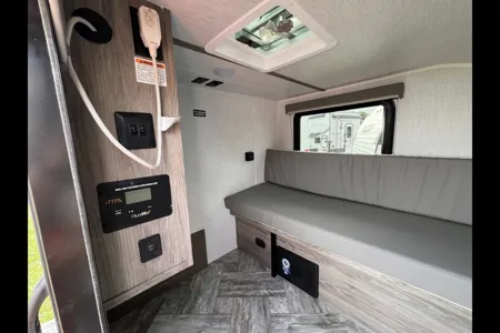 Izaak's Sunray sport 109 travel trailer
