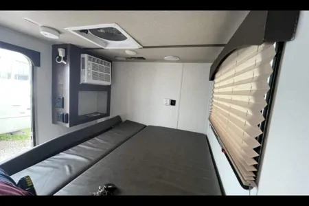 Izaak's Sunray sport 109 travel trailer