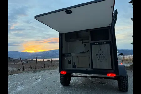 Izaak's Sunray sport 109 travel trailer