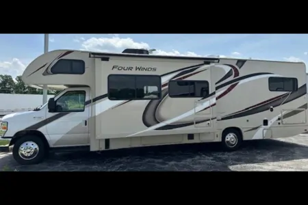 Family Travels Bunkhouse Thor Motor Coach Four Winds 30Dd Class C