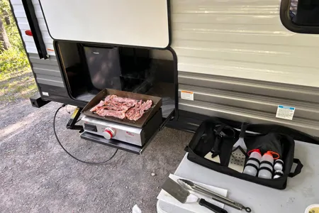 Awesome Forest River 2022 Wildwood FSX 179DBK with double bunks