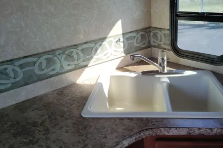 Fatou's Hurricane 2009 Ford DRW HURRICANE 31D Classe A