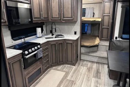 Glen’s KZ Durango half ton Fifth Wheel