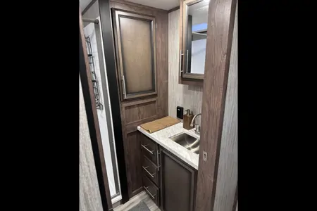 Glen’s KZ Durango half ton Fifth Wheel