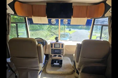 GBA Leisure Winnebago Sightseer 35J Class A