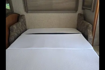 GBA Leisure Winnebago Sightseer 35J Class A