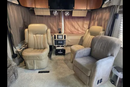 GBA Leisure Winnebago Sightseer 35J Class A