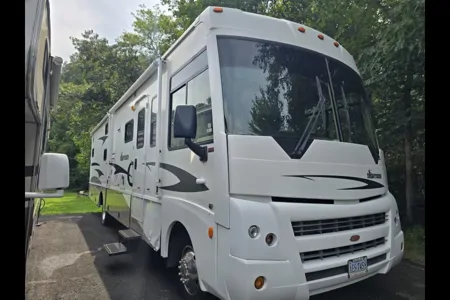 GBA Leisure Winnebago Sightseer 35J Class A