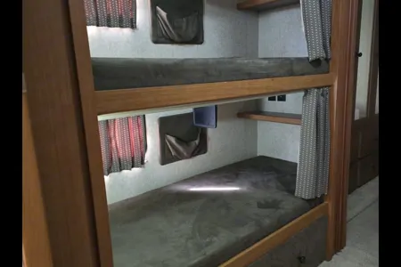 GBA Leisure Winnebago Sightseer 35J Class A