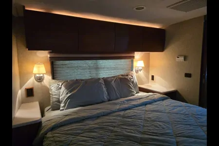GBA Leisure Winnebago Sightseer 35J Class A