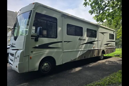 GBA Leisure Winnebago Sightseer 35J Class A