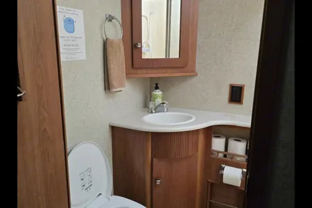GBA Leisure Winnebago Sightseer 35J Class A