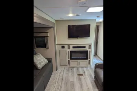 Jason's Coachmen Catalina Legacy Travel Trailer