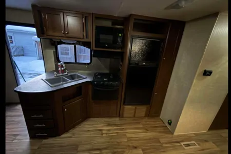 Elisha & Tom’s Heartland Hideaway! Large Family Approved ✅