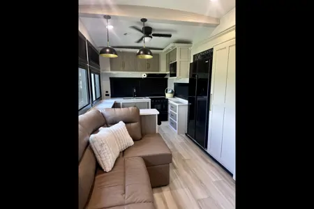 Forest River Heritage 320 viewGlen Fifth Wheel