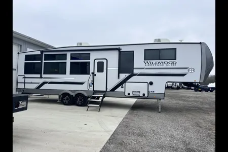 Forest River Heritage 320 viewGlen Fifth Wheel