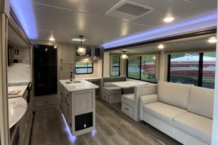 Brand New East to West 2022 East to West Alta 2810KIK Travel Trailer