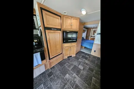2013 Winnebago Vista 35F Class A