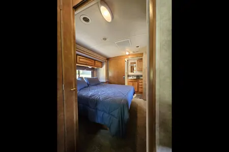 2013 Winnebago Vista 35F Class A