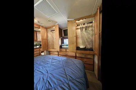 2013 Winnebago Vista 35F Class A
