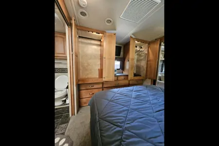 2013 Winnebago Vista 35F Class A