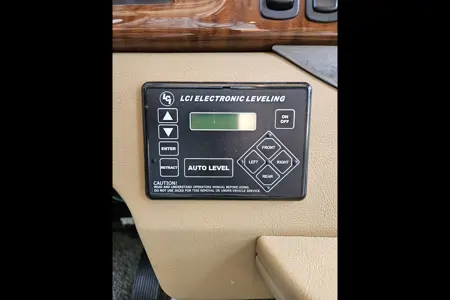 2013 Winnebago Vista 35F Class A