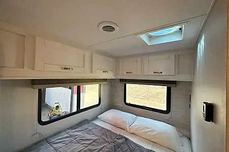 New Gulf Stream Conquest Class C 24ft. - FREE PRIVATE SHUTTLE - Layla-