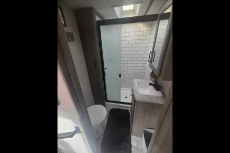 Katie's Keystone Carbon 418 Toy Hauler