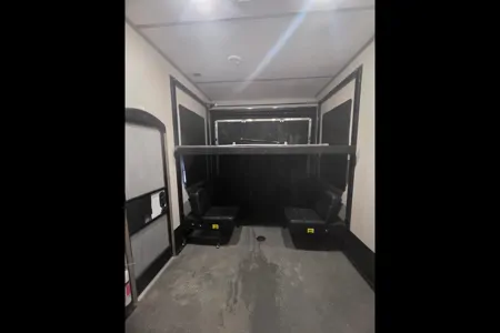 Katie's Keystone Carbon 418 Toy Hauler