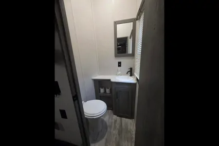 Katie's Keystone Carbon 418 Toy Hauler