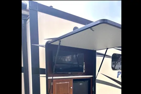 Family Friendly Camper Escape (Keystone 30RIPR