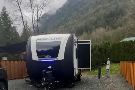 MOSH's Real lite mini trailer