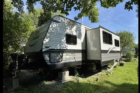Champs Jayco Jay Flight Travel Trailer