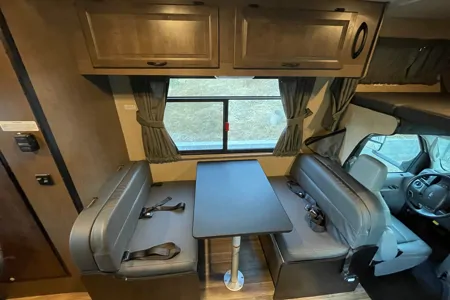 Tiffin Wayfarer 19TM Class C 19' length Great for first timers