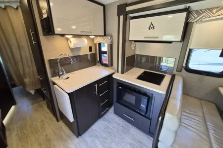 Thor Motor Coach Axis 27.7 Class A