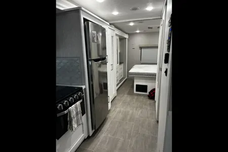 Wolf Den rentals-Coachmen Mirada Class A