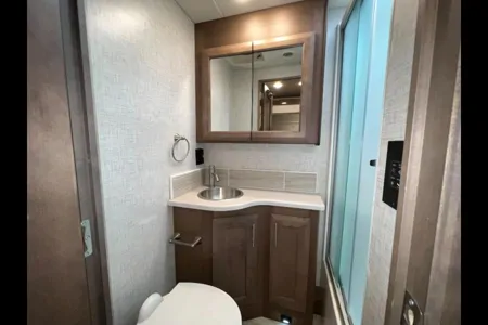 Elegant RV Rentals - Luxury on Wheels a 5 Star Experience