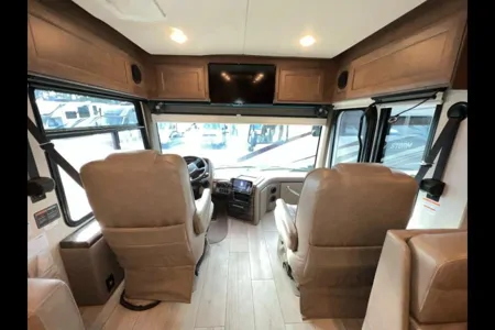 Elegant RV Rentals - Luxury on Wheels a 5 Star Experience